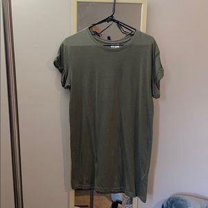 Hunter green t-shirt dress worn ONCE